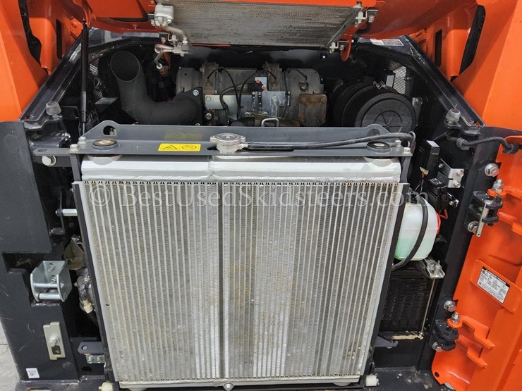 2022-kubota-svl65-2-image-21