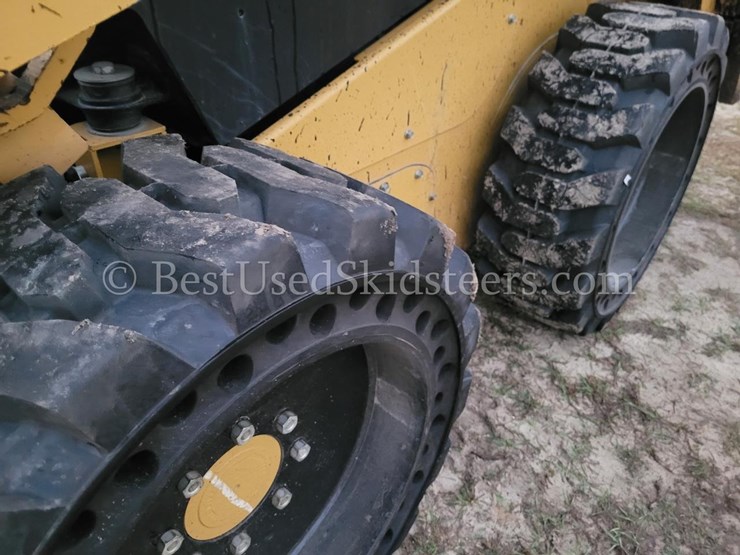 2023-caterpillar-262d3-image-10