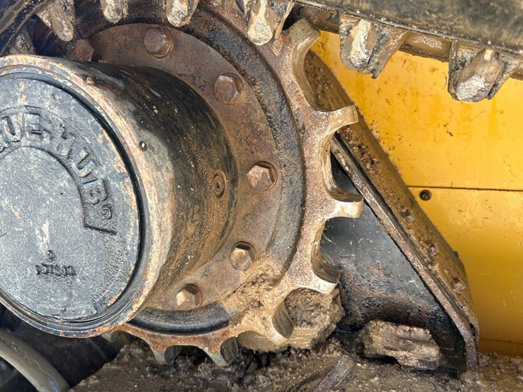 2015-deere-333e-image-44