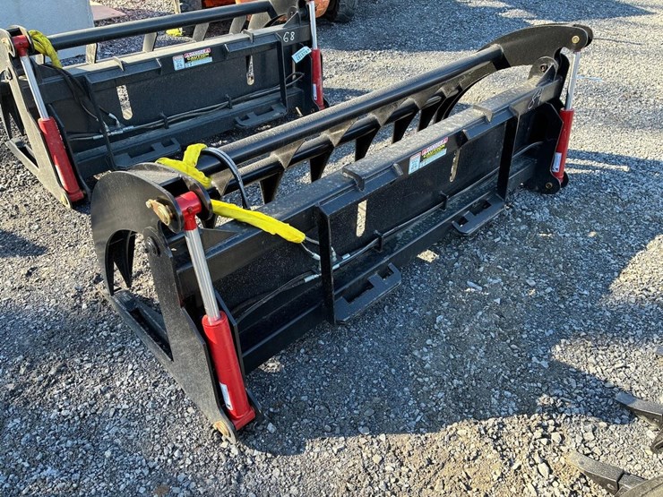 wildcat-84"-heavy-duty-skid-steer-root-rake-grapple-image-3