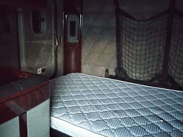 freightliner-cascadia-tractor-2015-freightliner-cascadia-3alxfb007gdg85229-mileage:-does-not-r-image-14