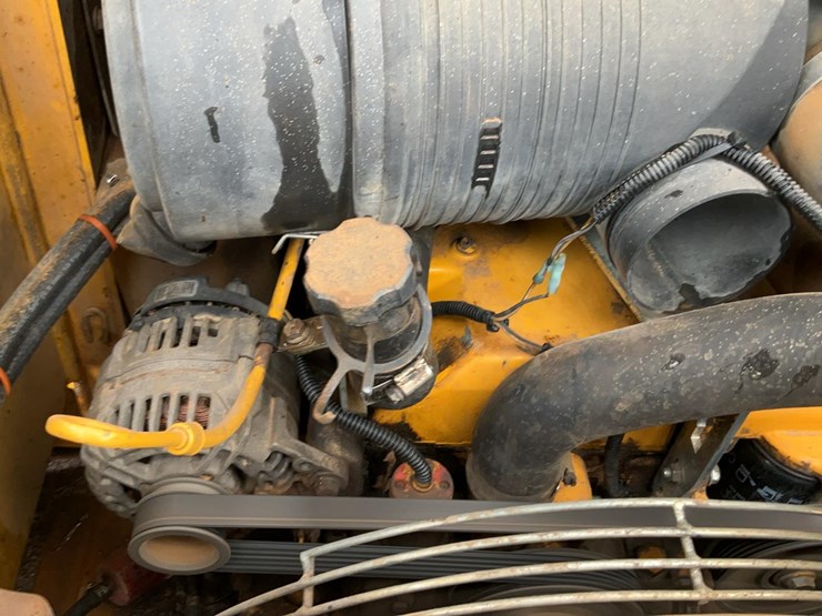 2003-deere-ct332-image-35