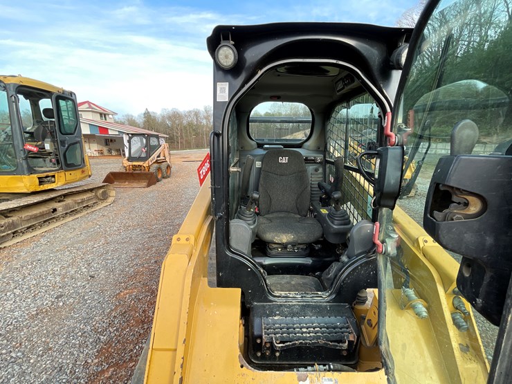 2017-caterpillar-259d-image-43