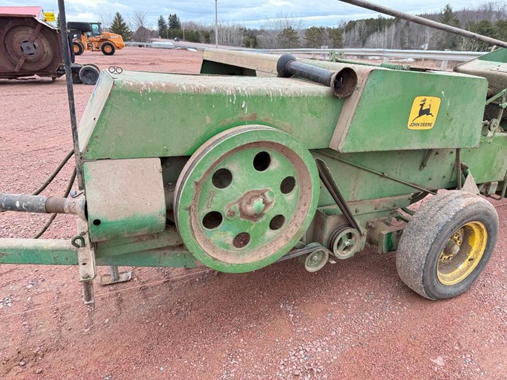 john-deere-336-image-6