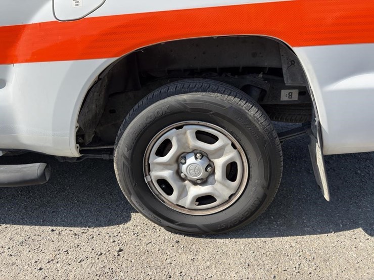 2013-toyota-tacoma-image-5