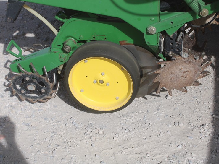 john-deere-7200-image-51