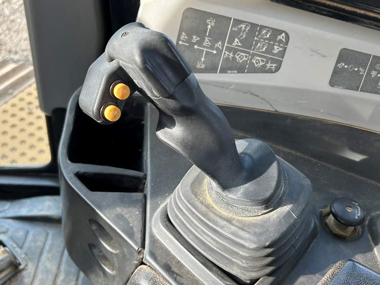 2015-caterpillar-d6t-lgp-image-64