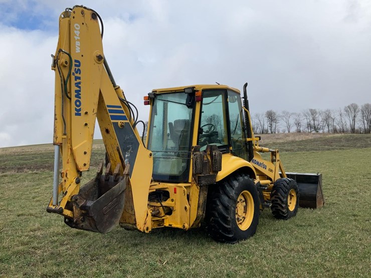 #360-•-2000-komatsu-4x4-utility-backhoe-image-7