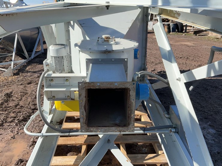 #210-•-2018-cmaxx-dust-collector-image-17