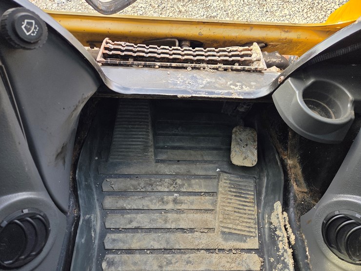 massey-ferguson-8-image-41