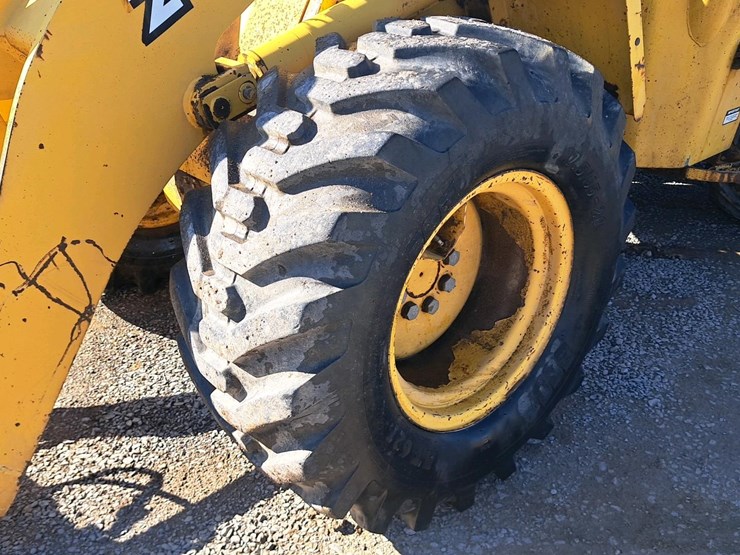 2001-deere-244h-image-31