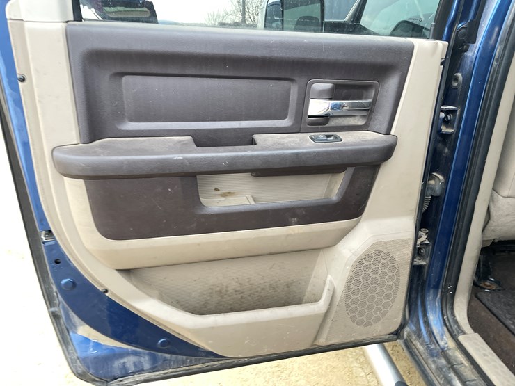 2011-dodge-ram-2500-image-35