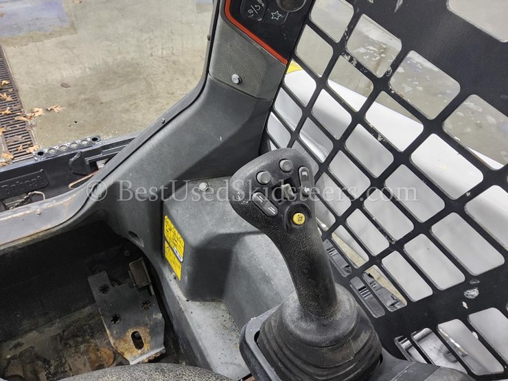 2021-bobcat-t64-image-23