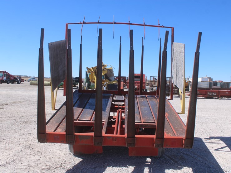 new-holland-1033-image-25