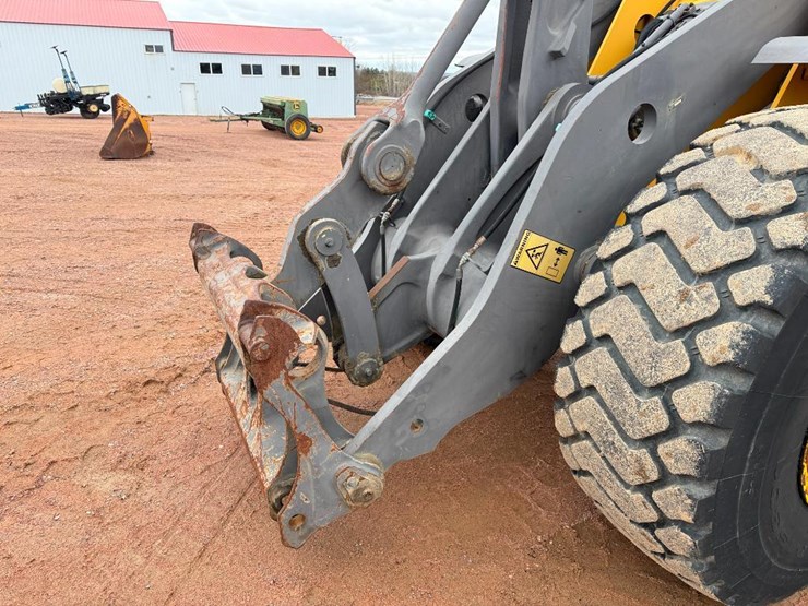 volvo-l120e-image-36