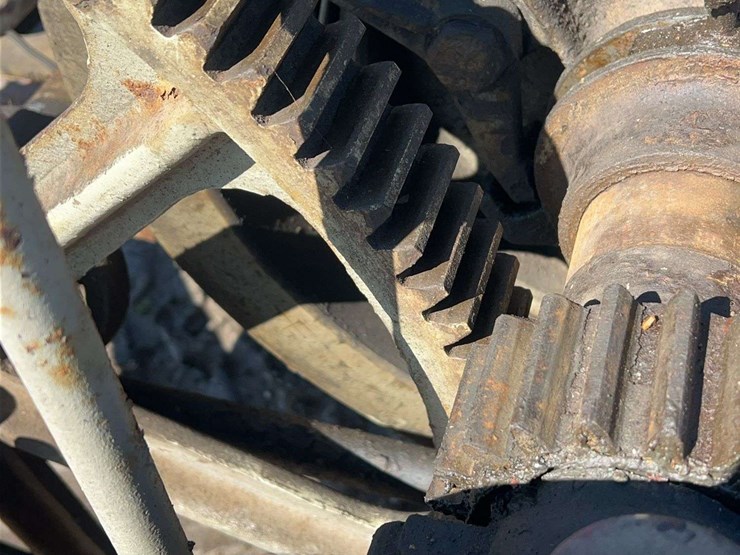 big-bull-tractor-image-13