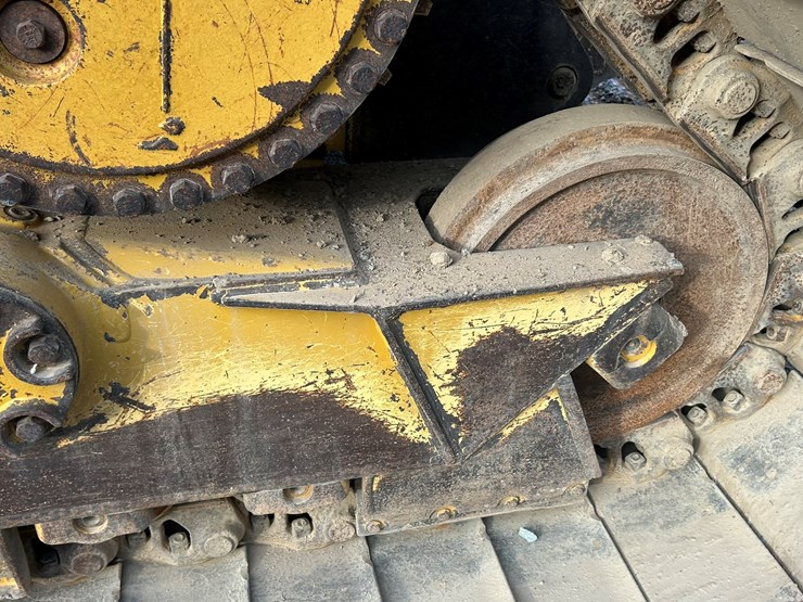 2015-caterpillar-d6t-lgp-image-83