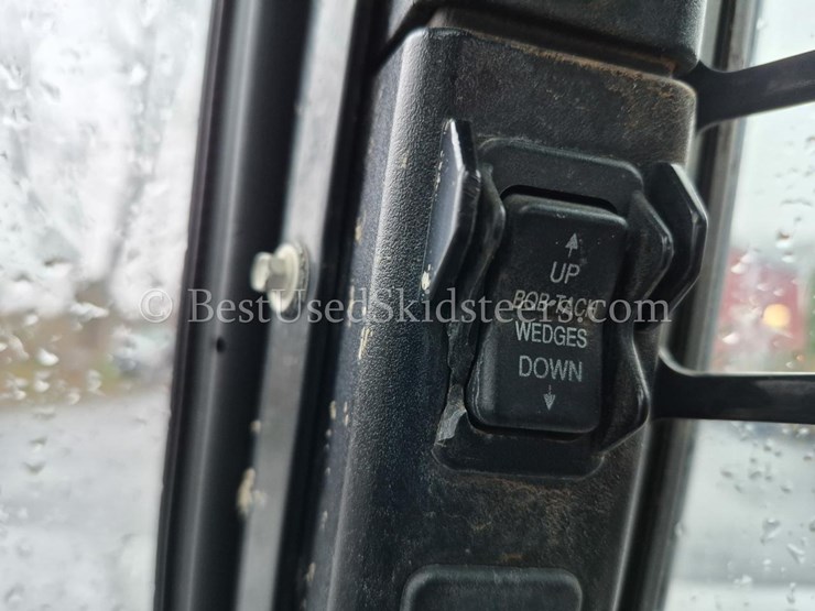 2017-bobcat-t650-image-21