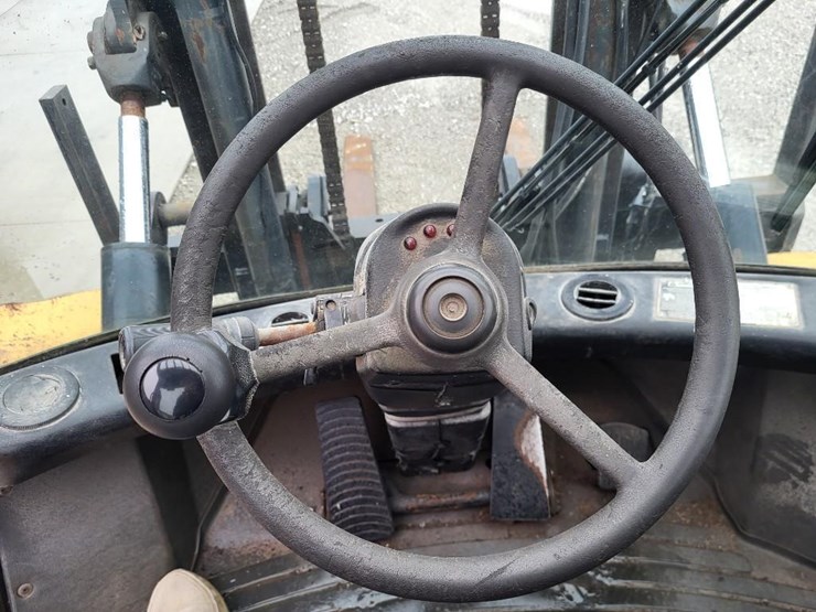 2012-yale-forklift-image-51