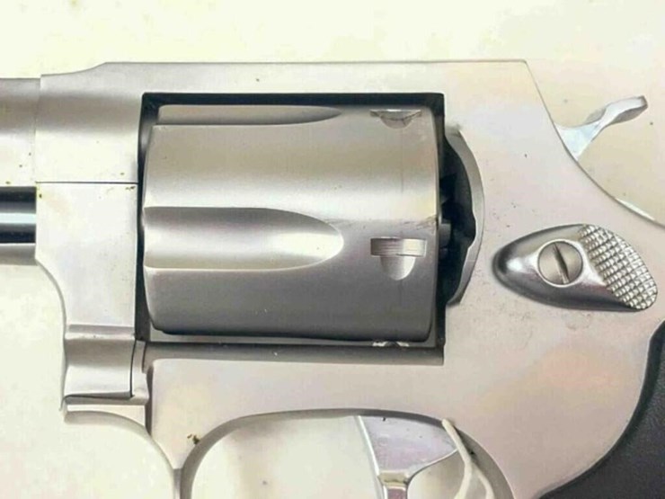 taurus-revolver-image-3