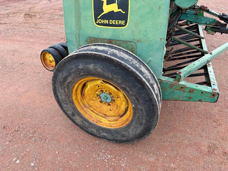 john-deere-8300-image-7