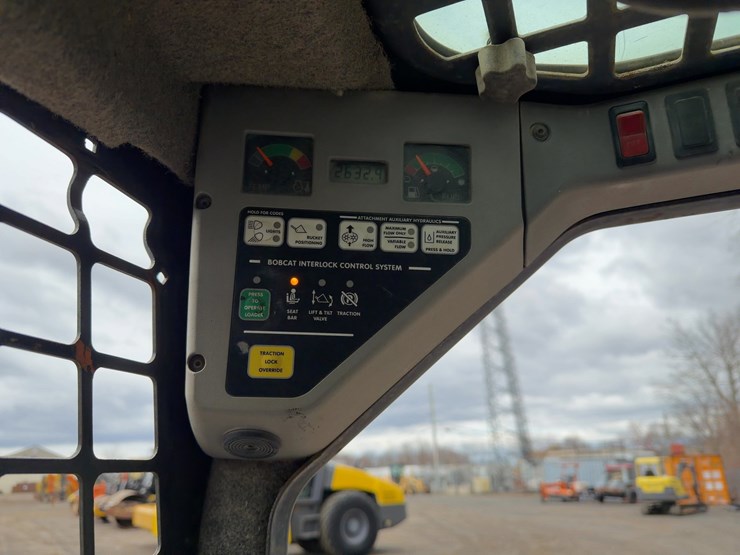 2006-bobcat-s130-image-20