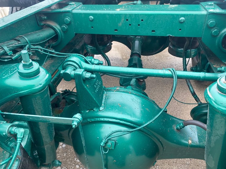 2002-peterbilt-379-image-44