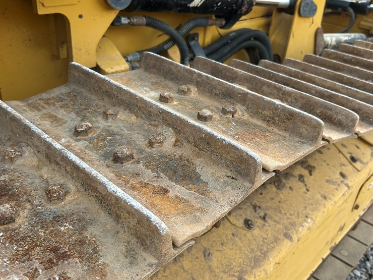 2023-caterpillar-d1-image-68