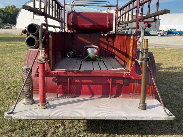 1917-american-la-france-firetruck-image-32