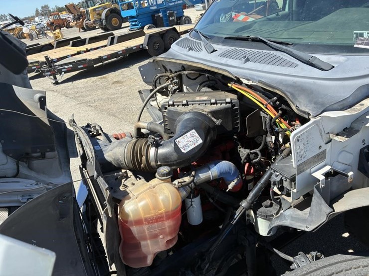 2015-ford-f650-image-6