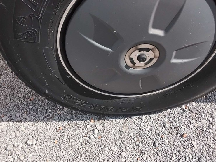 2020-freightliner-cascadia-126-image-49