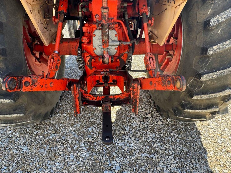 case-1030-comfort-king-tractor,-diesel,-wide-front,-18.4-34-tires,-5-front-weights,-2-remotes,-3pt.,-image-13