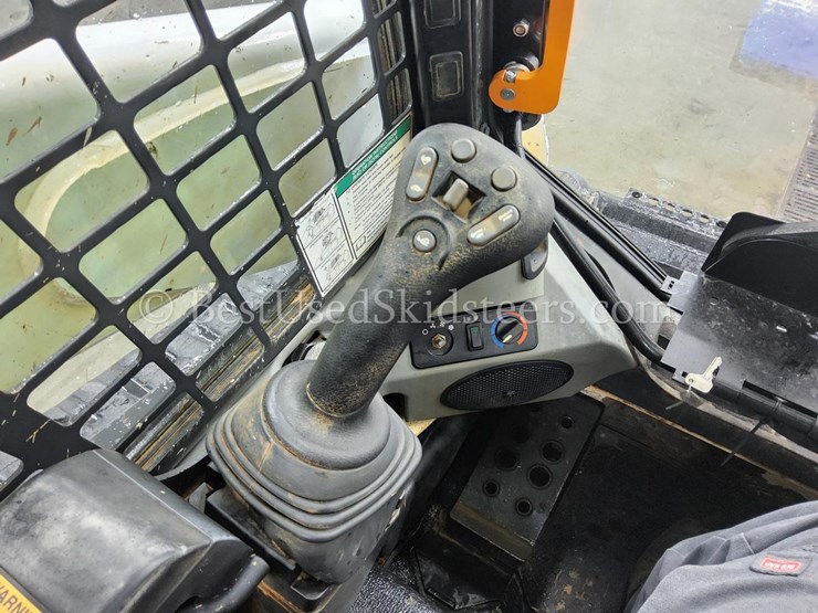 2017-bobcat-t770-image-24