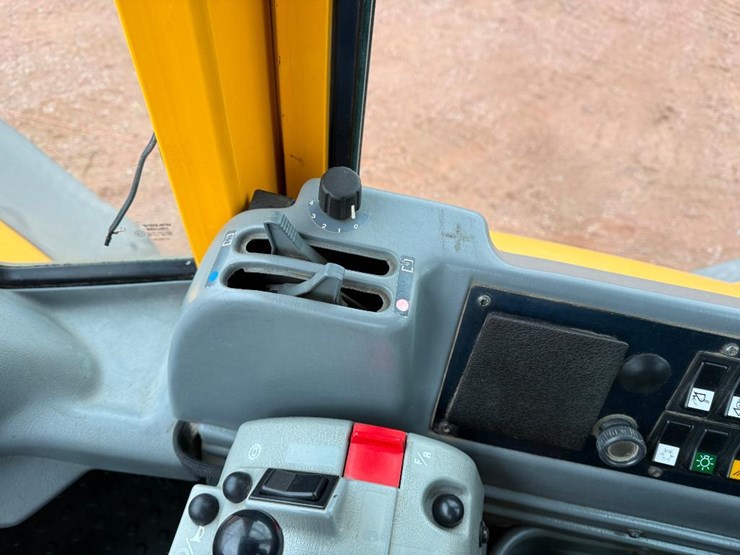 volvo-l120e-image-60