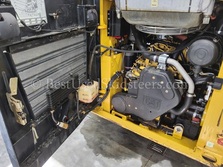 2019-caterpillar-249d-image-22