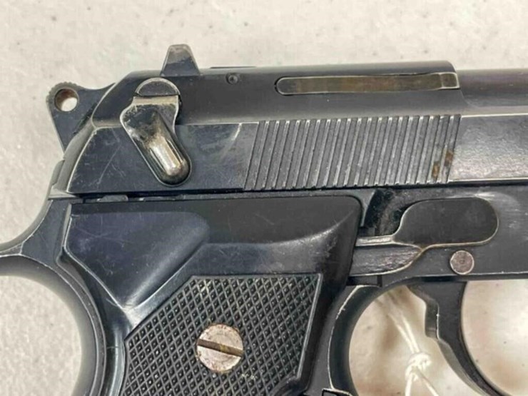 beretta-pistol-image-14