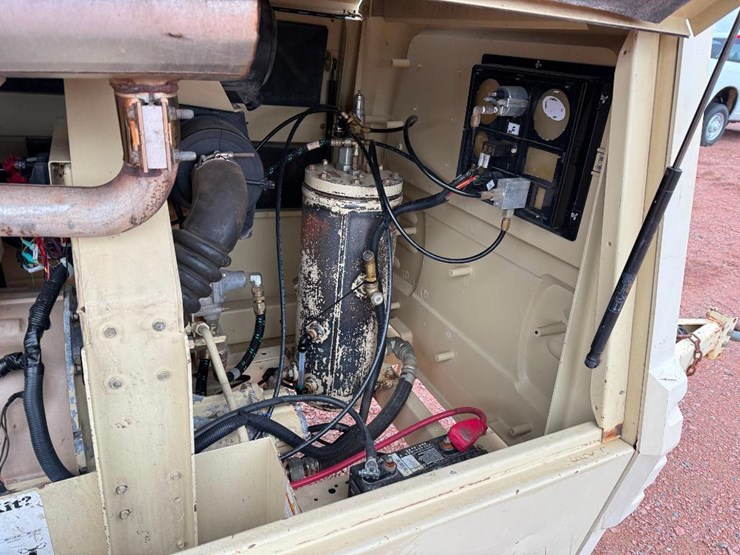 2005-ingersoll-rand-p185wjd-image-19