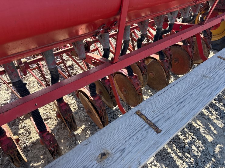 massey-ferguson-33-image-7