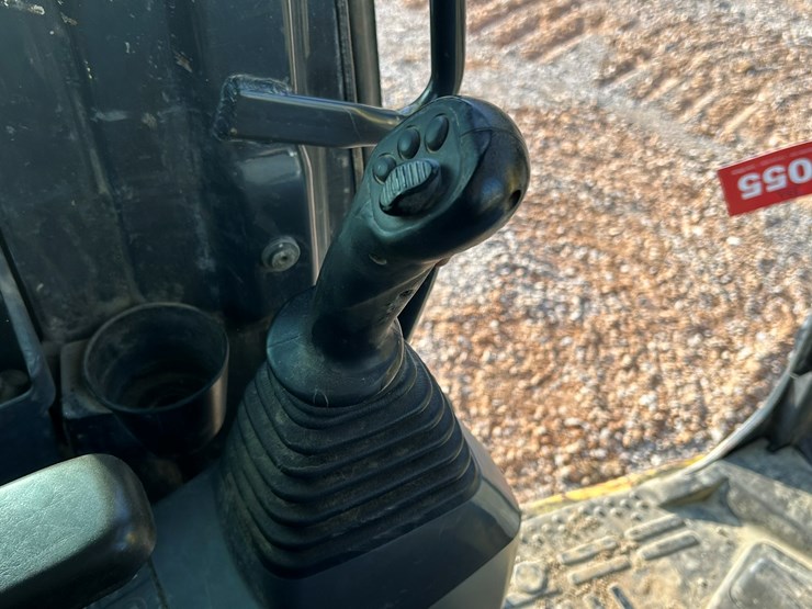 2017-komatsu-pc88mr-10-image-50