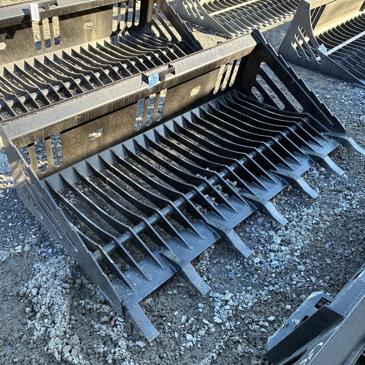 Wildcat 72" Skid Steer Skeleton Tooth Bucket