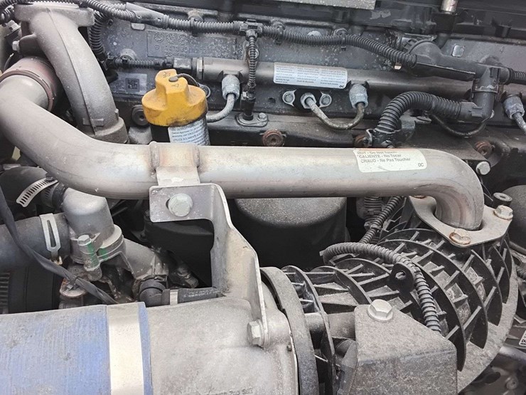 2020-freightliner-cascadia-126-image-64