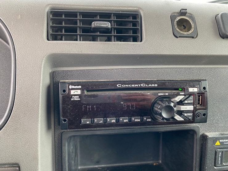 2016-peterbilt-325-image-58