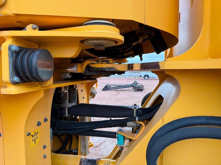 volvo-l120e-image-45