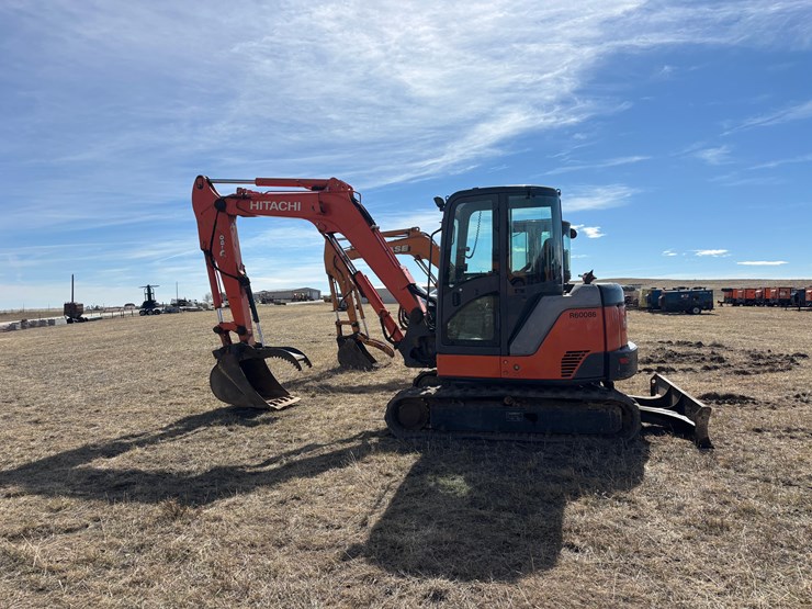 hitachi-60d-hydraulic-excavator-image-7