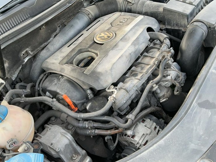 #510-•-2009-volkswagen-passat-image-12