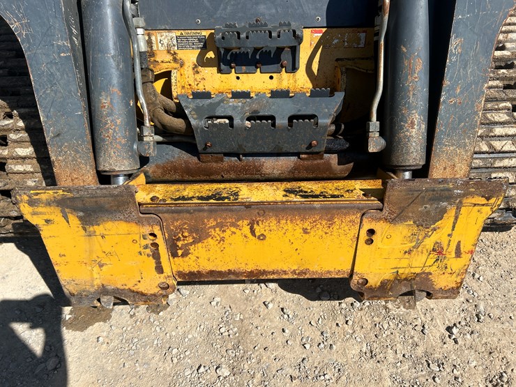 2015-deere-333e-image-13