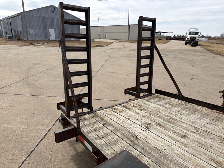 2006-dressen-80”-x-18ft-bumper-hitch-flatbed-trailer-image-16