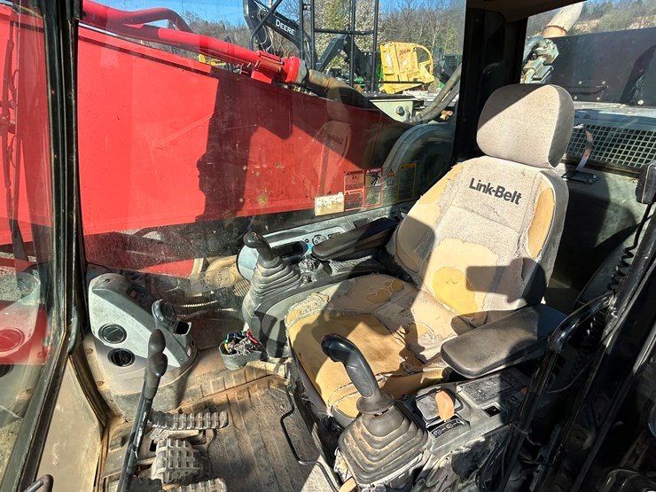 2017-link-belt-700-x2-image-67