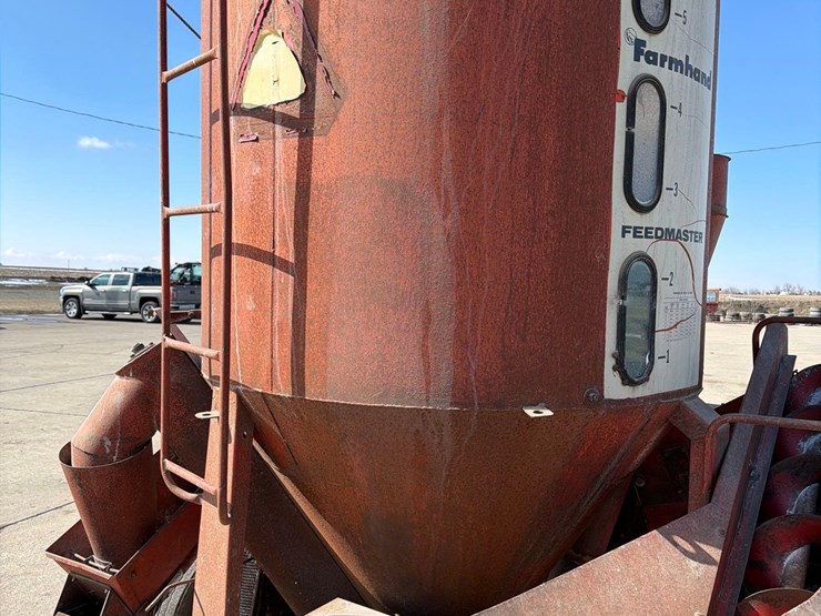 farmhand-feedmaster-grinder-mixer-image-8