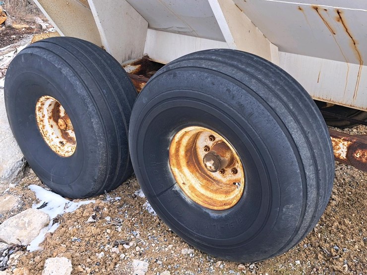 #710-•-fs-fertilizer-spreader-image-19